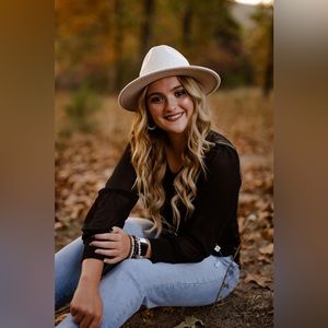 Meet your Posher, Lily